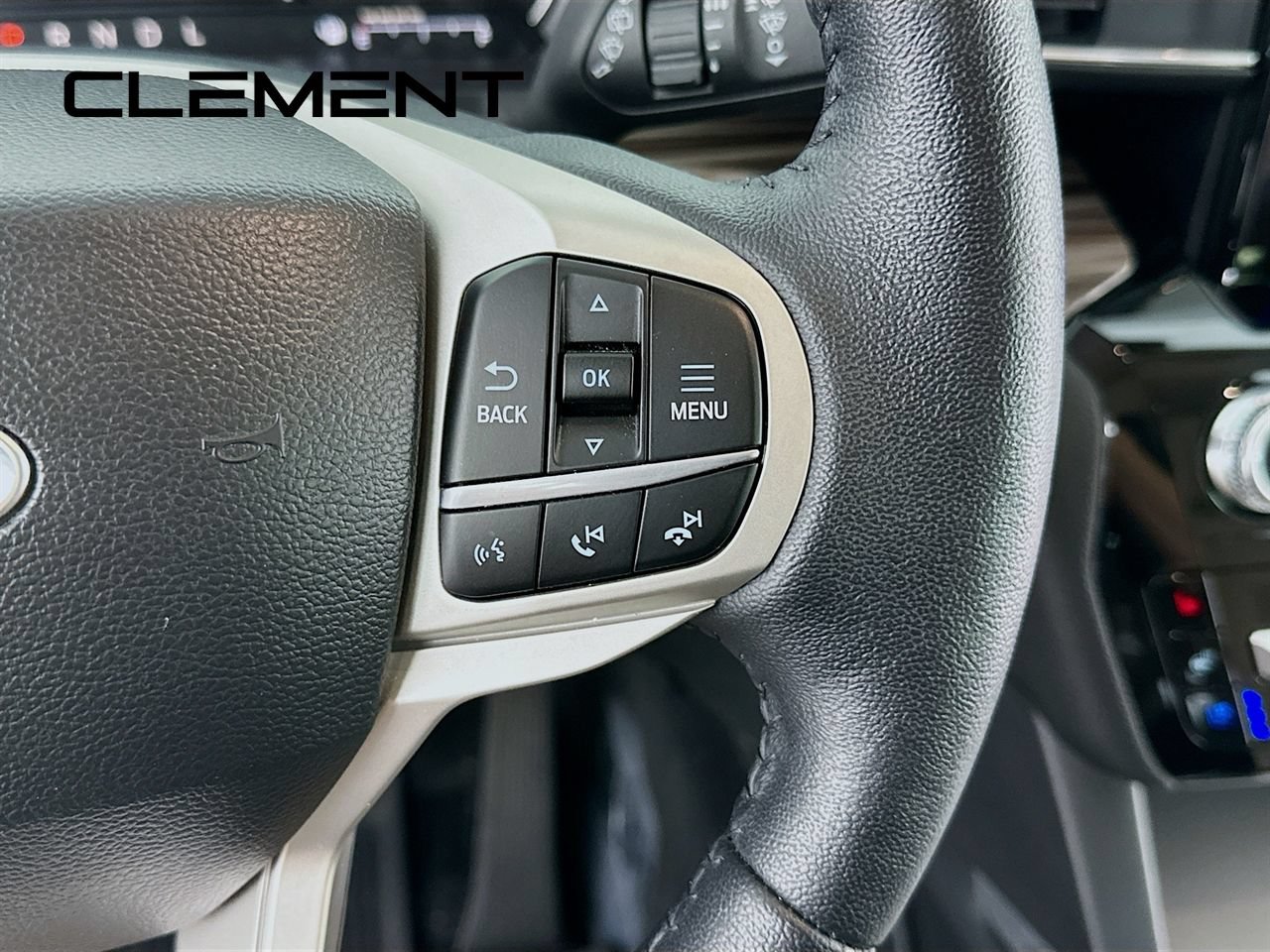 Certified 2023 Ford Explorer Limited w/ Hybrid Equipment Group 310A AWD/4WD image 17