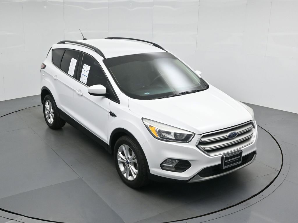 Certified 2018 Ford Escape SE FWD image 38