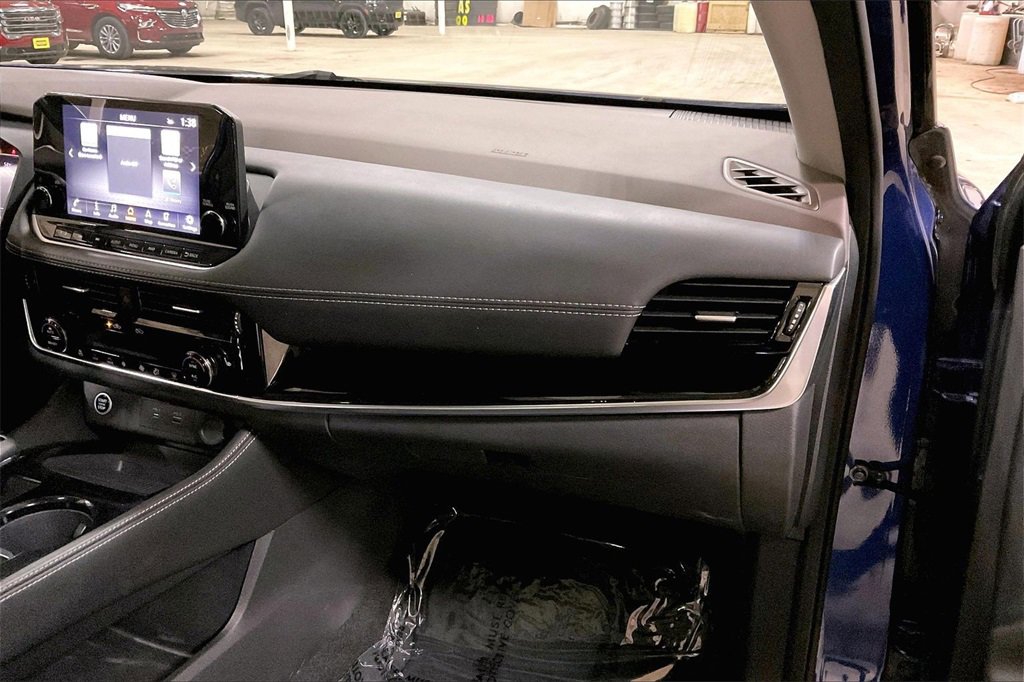 Used 2023 Nissan Rogue SL w/ SL Premium Package image 15