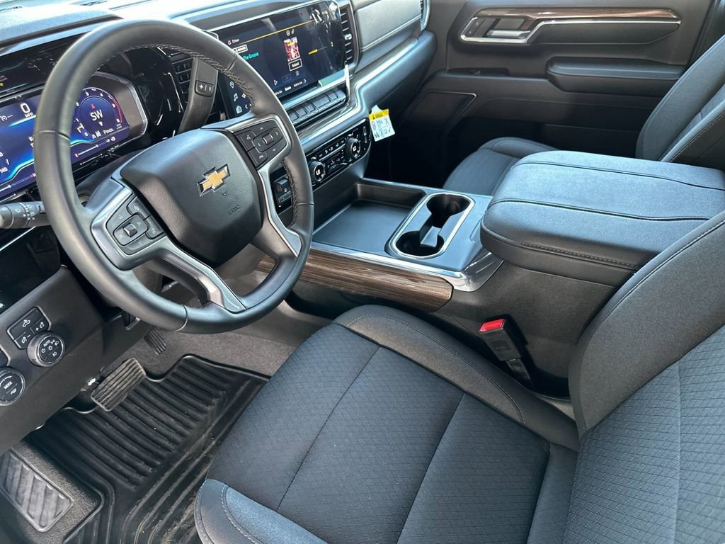Used 2024 Chevrolet Silverado 2500 LT w/ Convenience Package AWD/4WD image 9