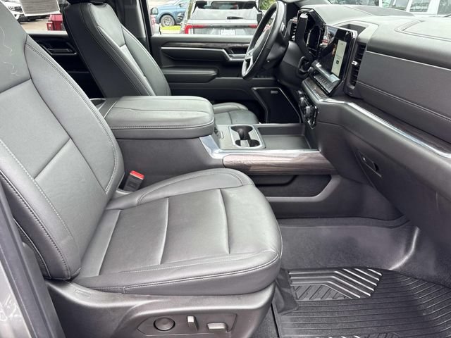 Used 2025 Chevrolet Silverado 2500 LTZ w/ LTZ Premium Package AWD/4WD image 23