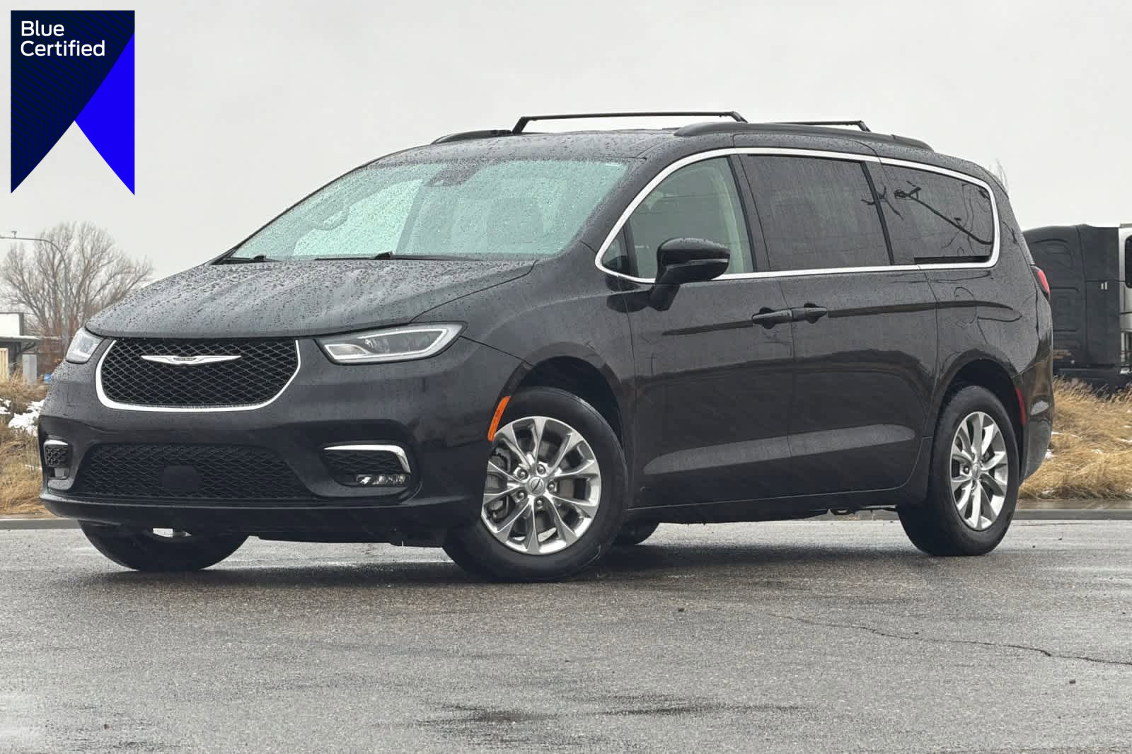 Used 2022 Chrysler Pacifica Touring-L image 1