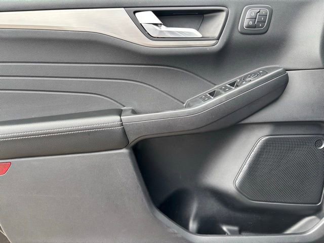 Certified 2022 Ford Escape Titanium w/ Class II Trailer Tow Package image 14