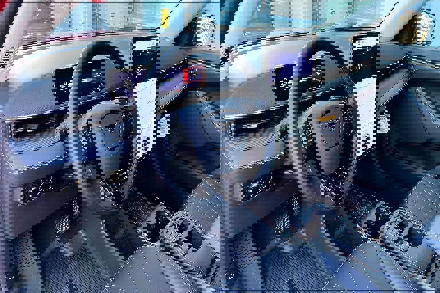 Certified 2025 Ford Mustang Mach-E Select w/ Comfort Package Lite image 19