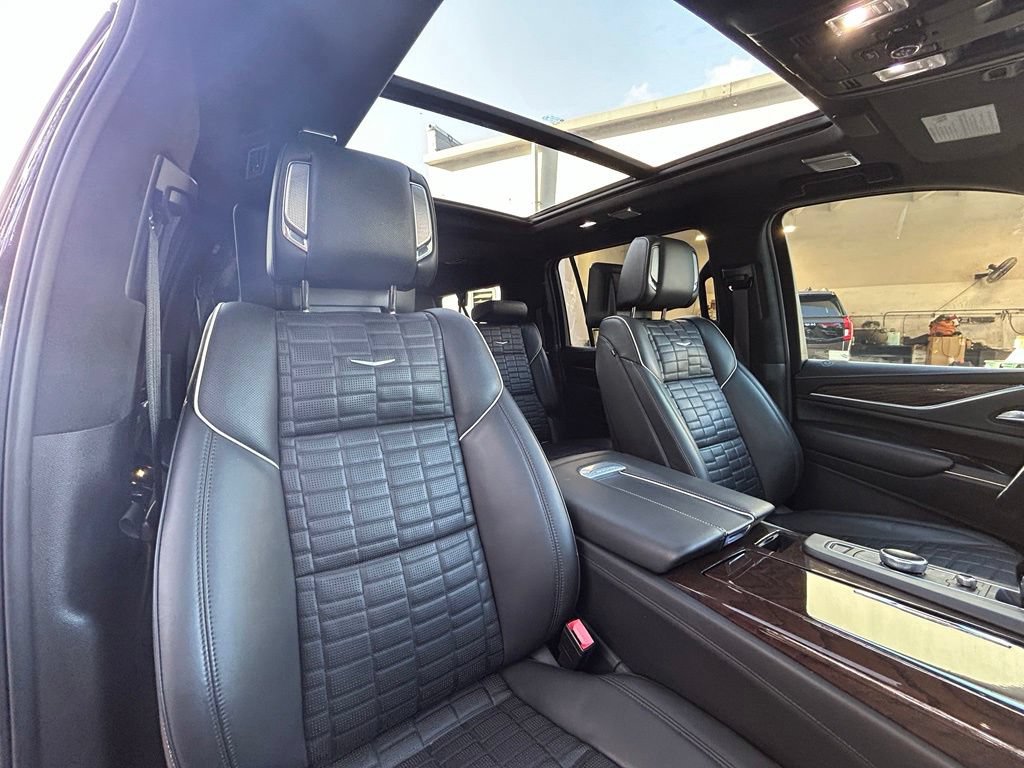 Used 2021 Cadillac Escalade ESV Sport Platinum RWD image 29