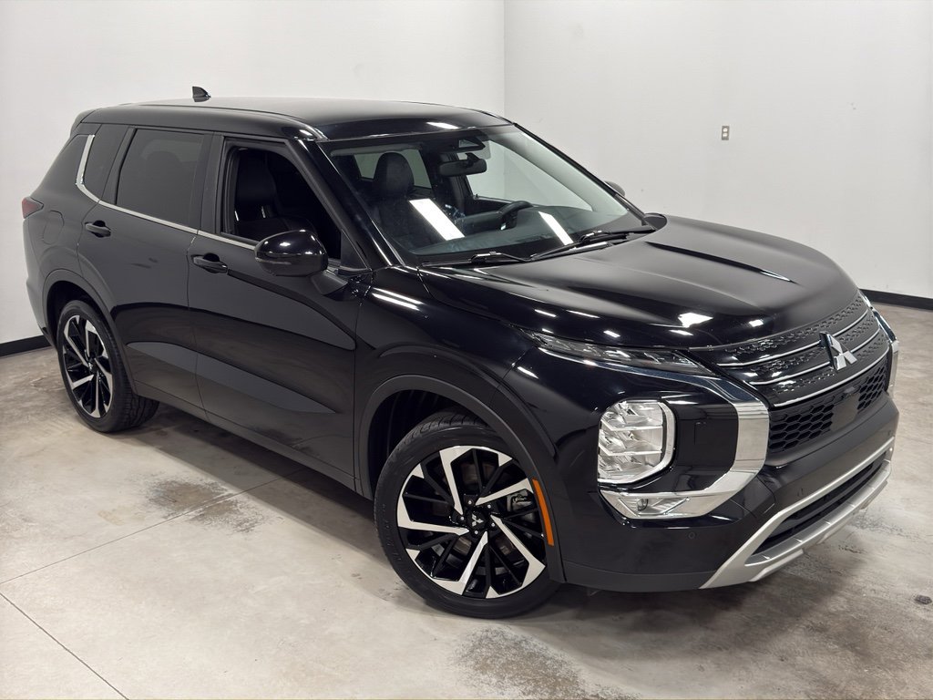 Used 2024 Mitsubishi Outlander SE image 34