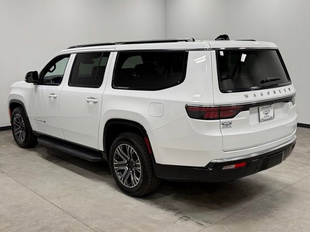Used 2024 Jeep Wagoneer L Series II w/ Flexible Seating Group AWD/4WD image 9