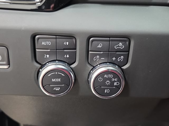 Used 2024 GMC Sierra 2500 AT4 w/ Technology Package AWD/4WD image 24