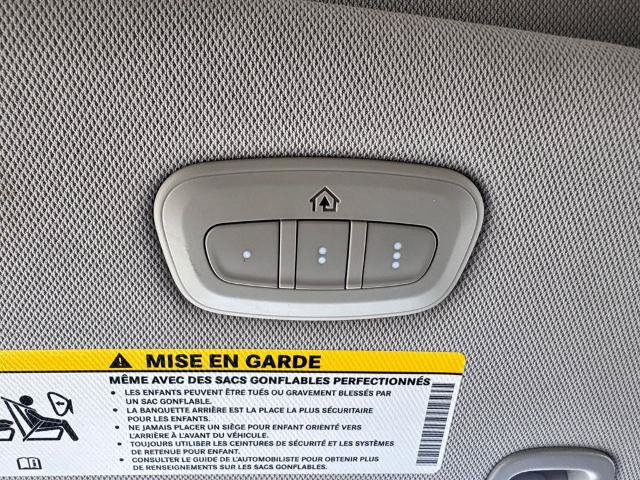 Used 2020 Chrysler Pacifica Touring-L FWD image 28