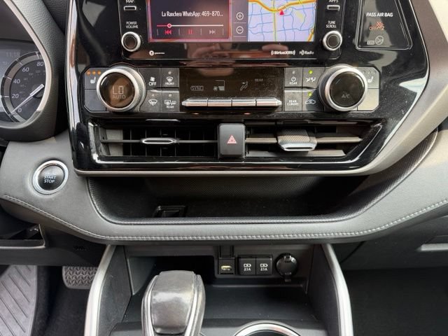Used 2020 Toyota Highlander XLE AWD/4WD image 20