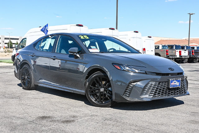 Used 2025 Toyota Camry SE w/ Convenience Package