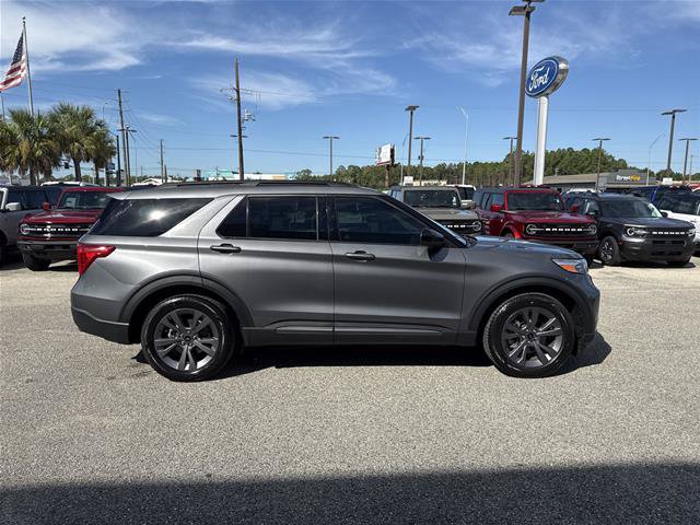 Certified 2023 Ford Explorer XLT w/ Equipment Group 202A RWD image 15