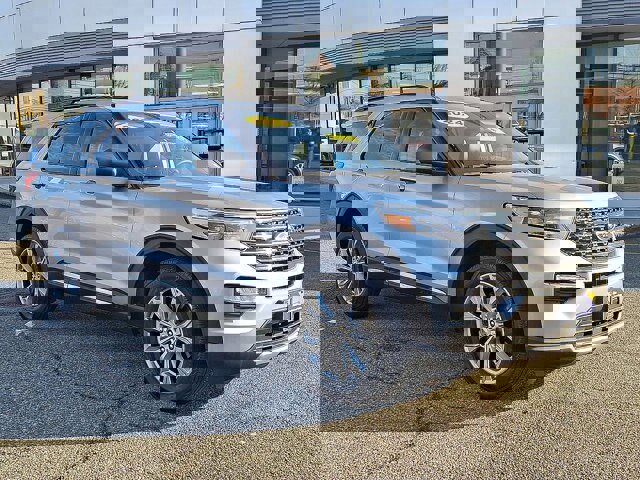 Certified 2024 Ford Explorer XLT w/ Equipment Group 202A image 12