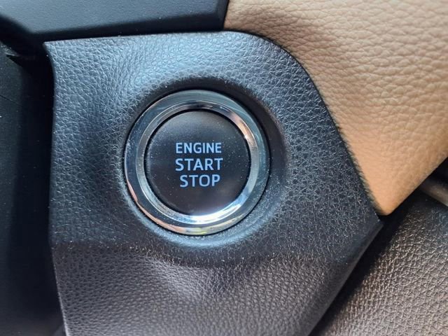 Used 2020 Toyota RAV4 Limited image 23