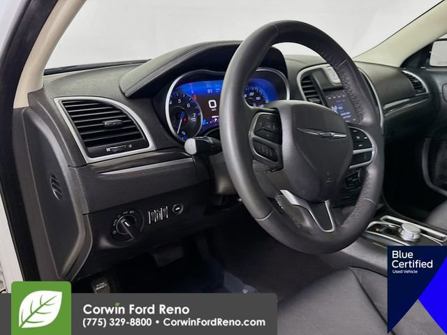 Used 2022 Chrysler 300 Touring image 11