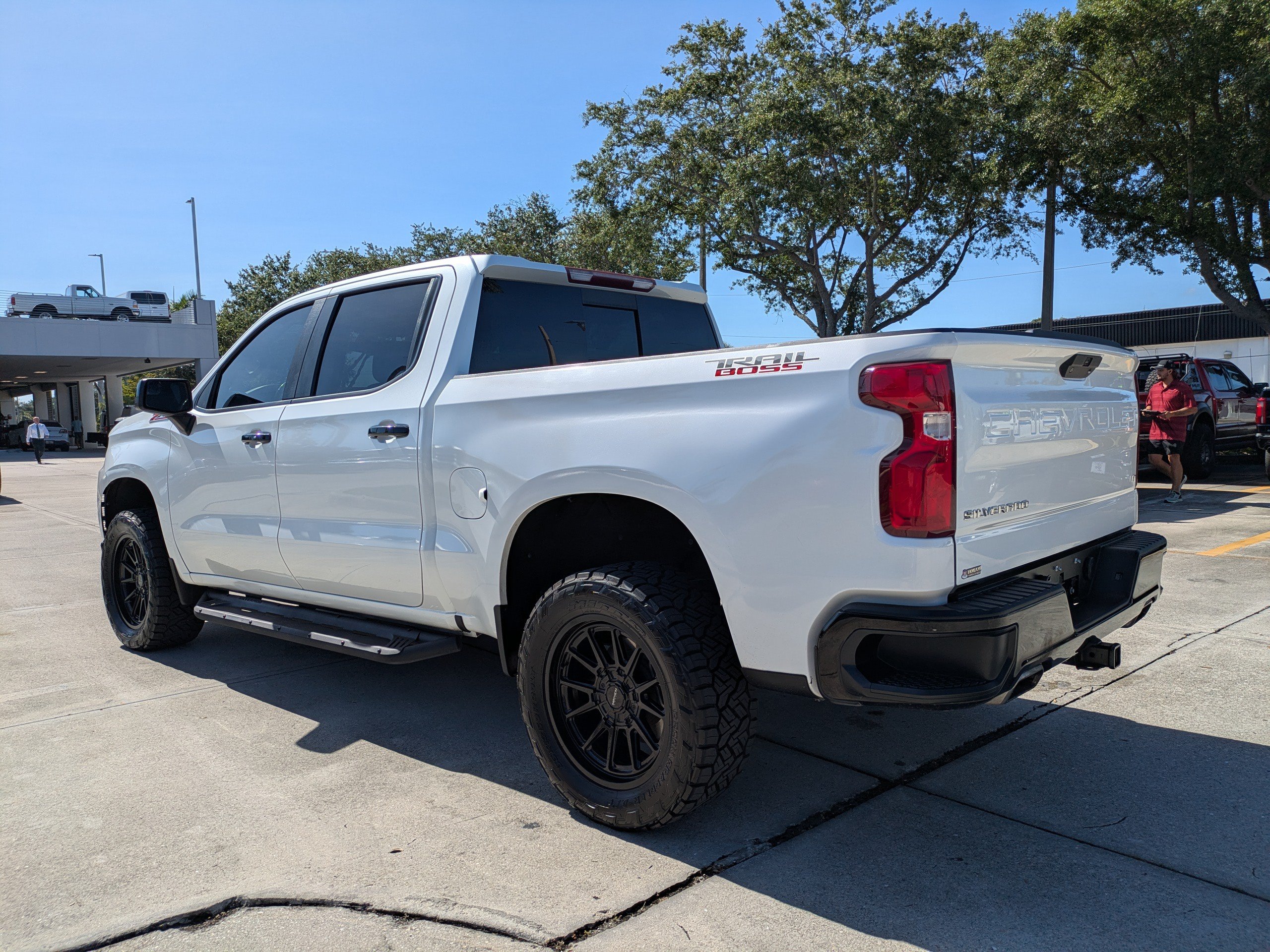 Used 2021 Chevrolet Silverado 1500 LT Trail Boss w/ Convenience Package II AWD/4WD image 6