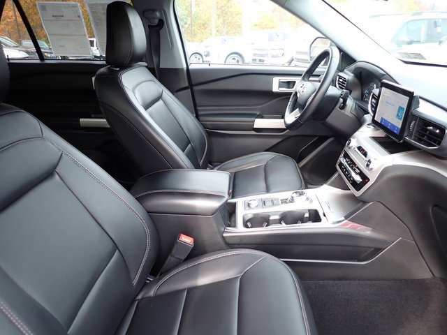 Certified 2023 Ford Explorer XLT w/ Equipment Group 202A image 10