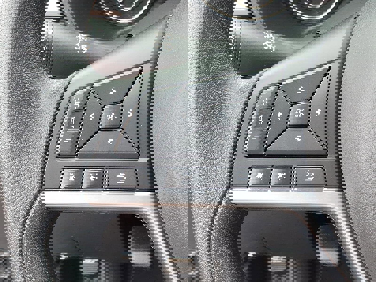 Used 2025 Nissan Altima 2.5 SV image 26