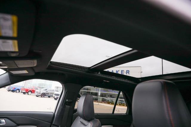 Certified 2025 Ford Explorer ST-Line w/ Premium Package image 22