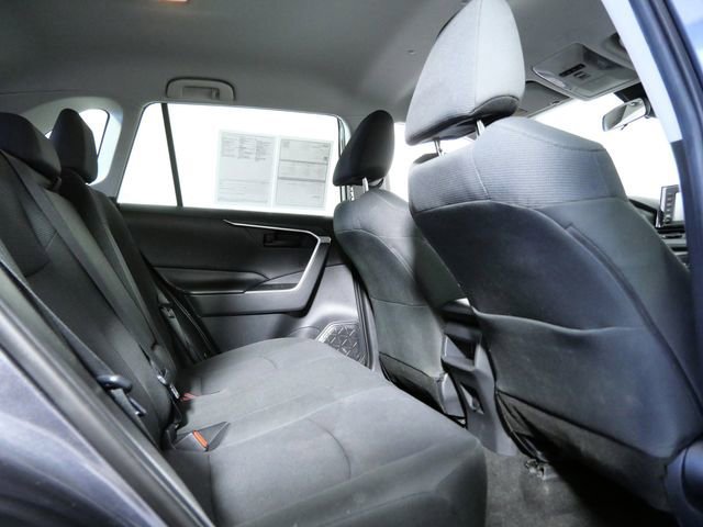 Used 2019 Toyota RAV4 LE AWD/4WD image 13