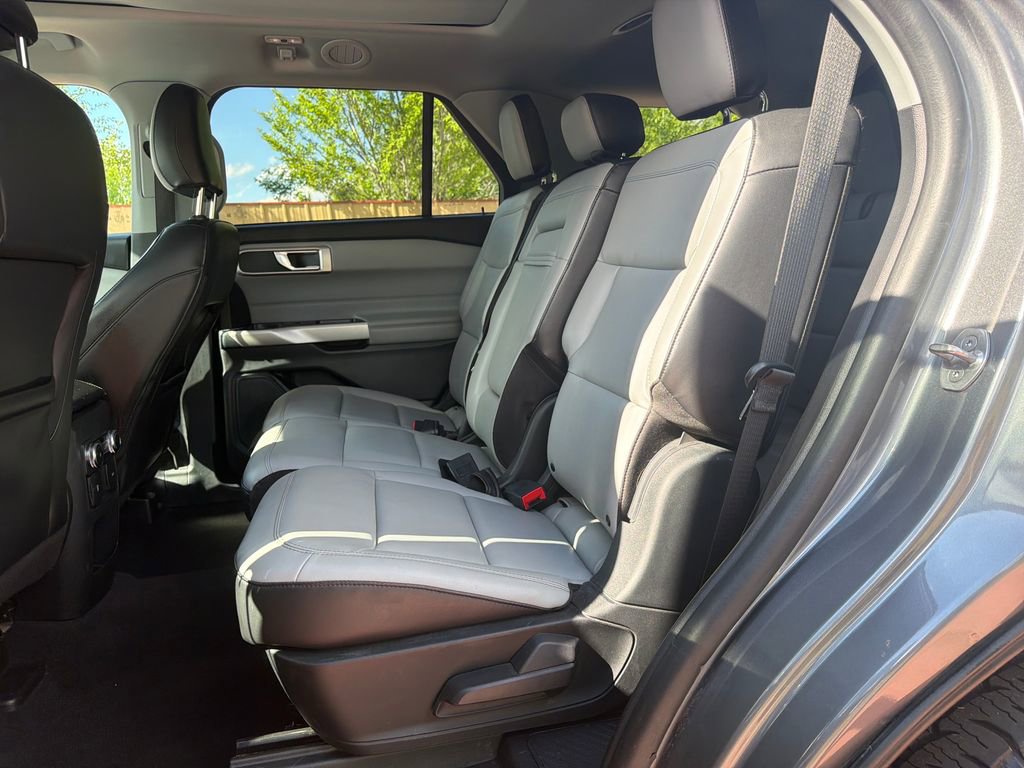 Certified 2021 Ford Explorer XLT w/ Equipment Group 202A AWD/4WD image 24