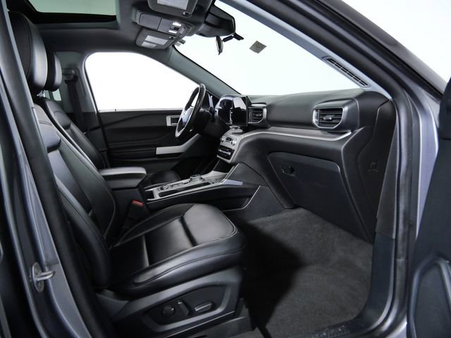 Certified 2021 Ford Explorer XLT w/ Equipment Group 202A image 10