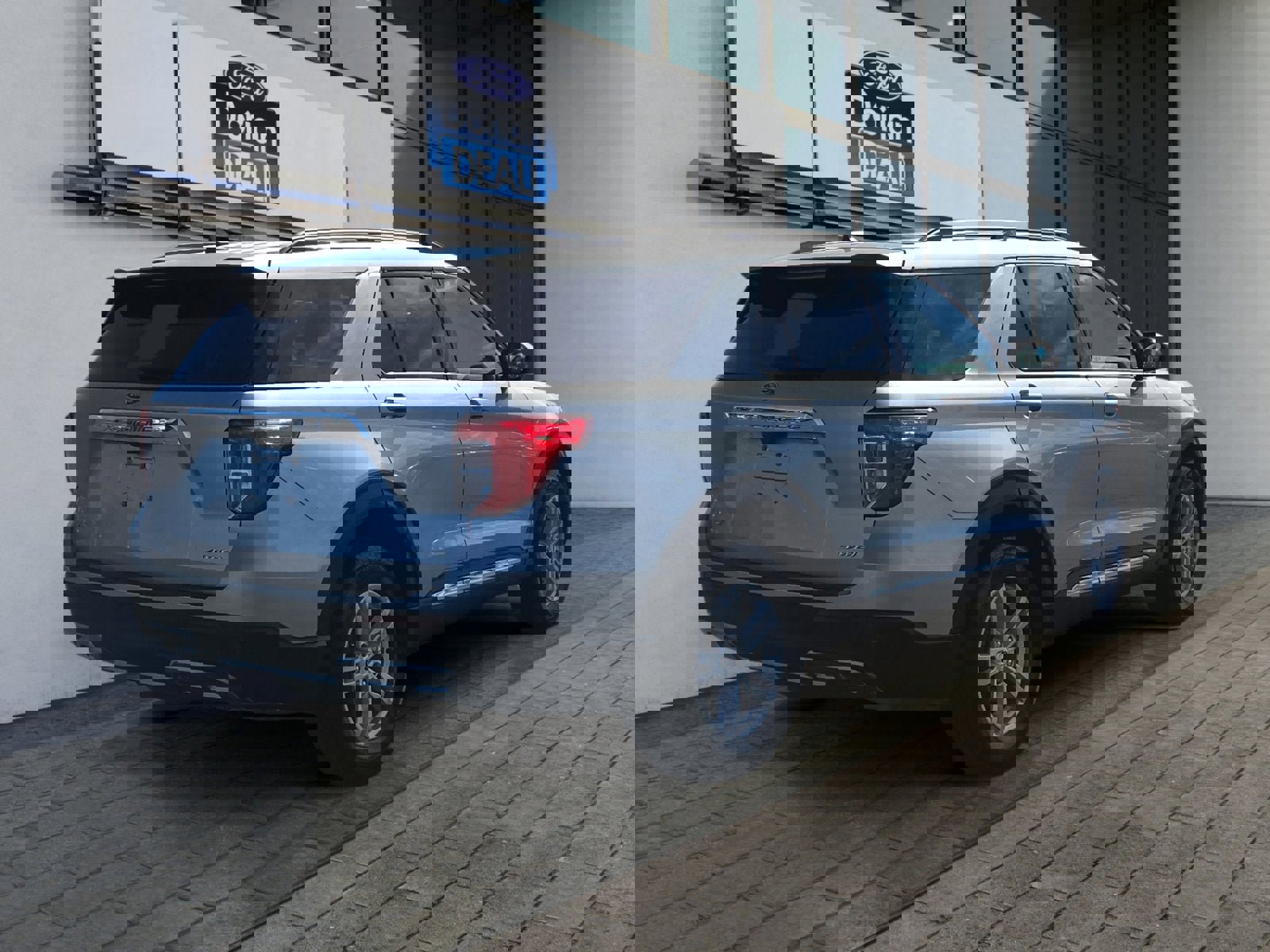 Certified 2023 Ford Explorer XLT w/ Equipment Group 202A image 5