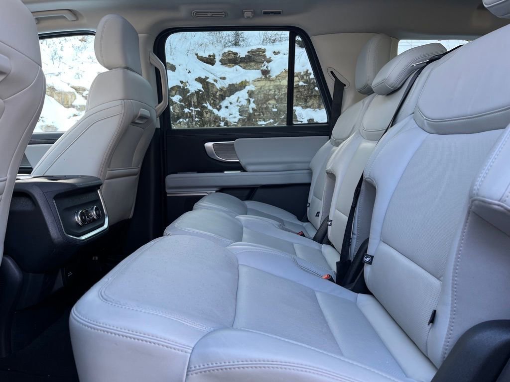 Certified 2025 Ford Expedition Max Platinum image 14