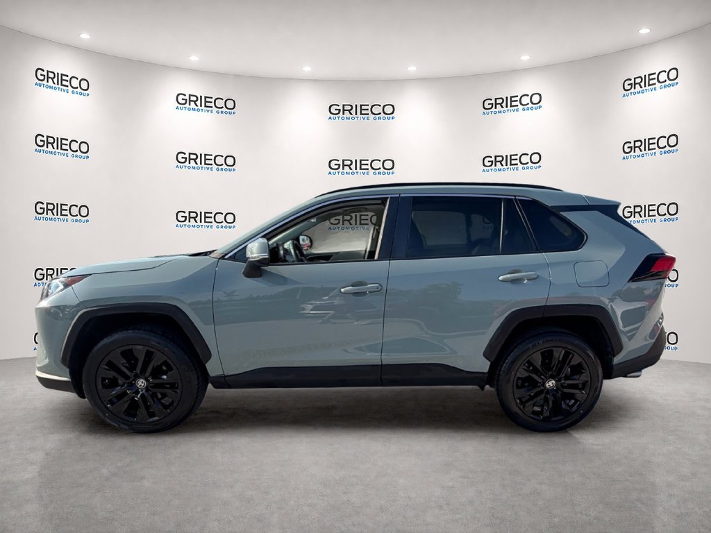 Used 2021 Toyota RAV4 XLE Premium FWD image 4