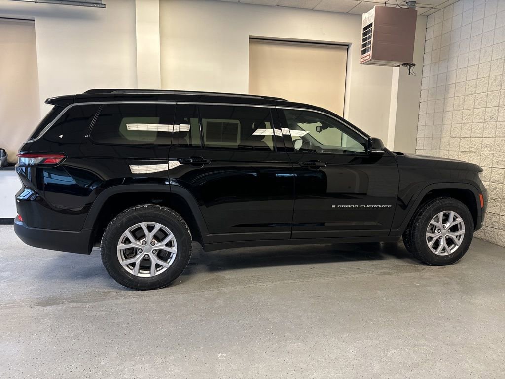 Used 2022 Jeep Grand Cherokee L Limited image 3