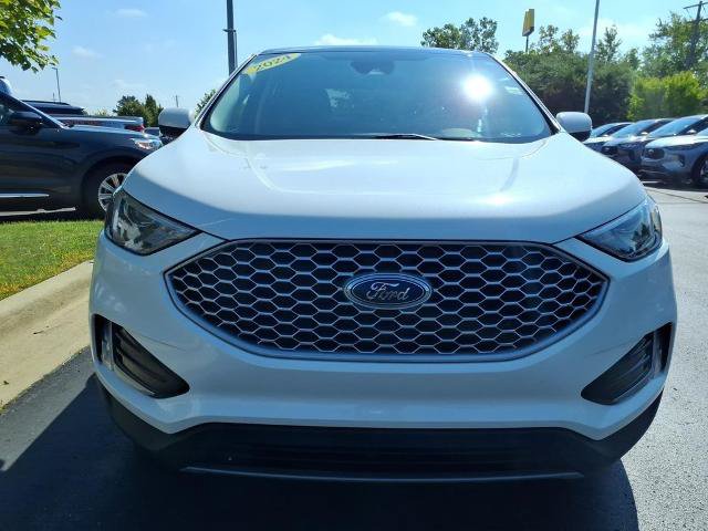 Certified 2024 Ford Edge SEL w/ Convenience Package AWD/4WD image 2