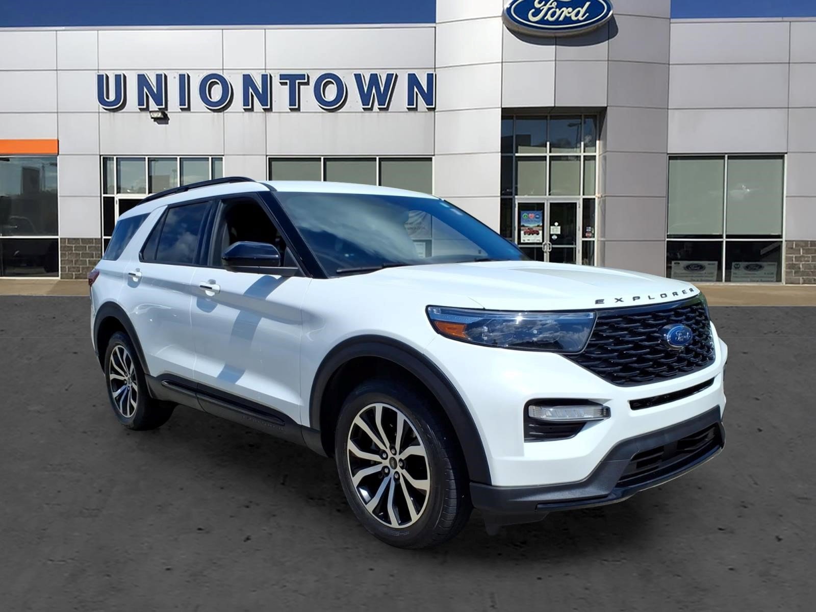 Certified 2022 Ford Explorer ST-Line w/ Class IV Trailer Tow Package