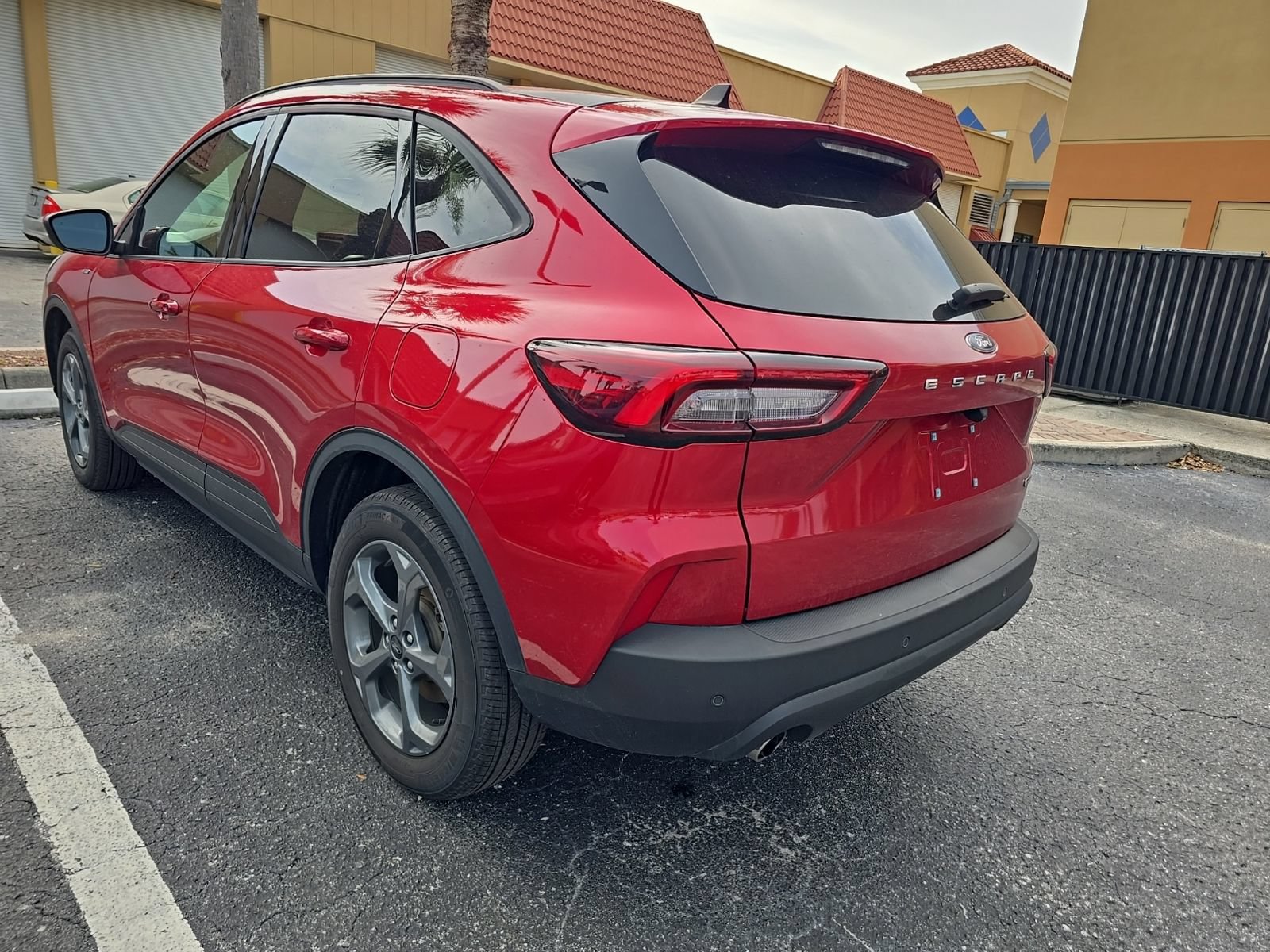 Certified 2025 Ford Escape ST-Line Select w/ Tech Pack #1 AWD/4WD image 2