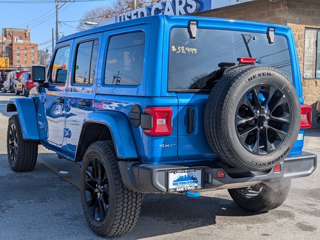 Used 2024 Jeep Wrangler Unlimited Sahara AWD/4WD image 6