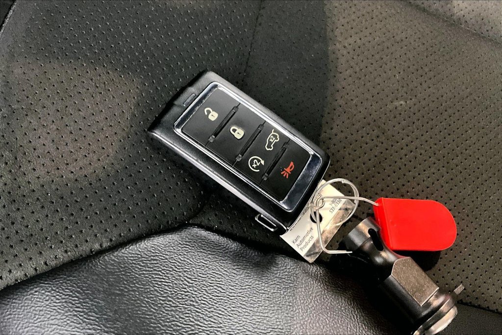 Used 2023 Jeep Grand Cherokee Altitude AWD/4WD image 10