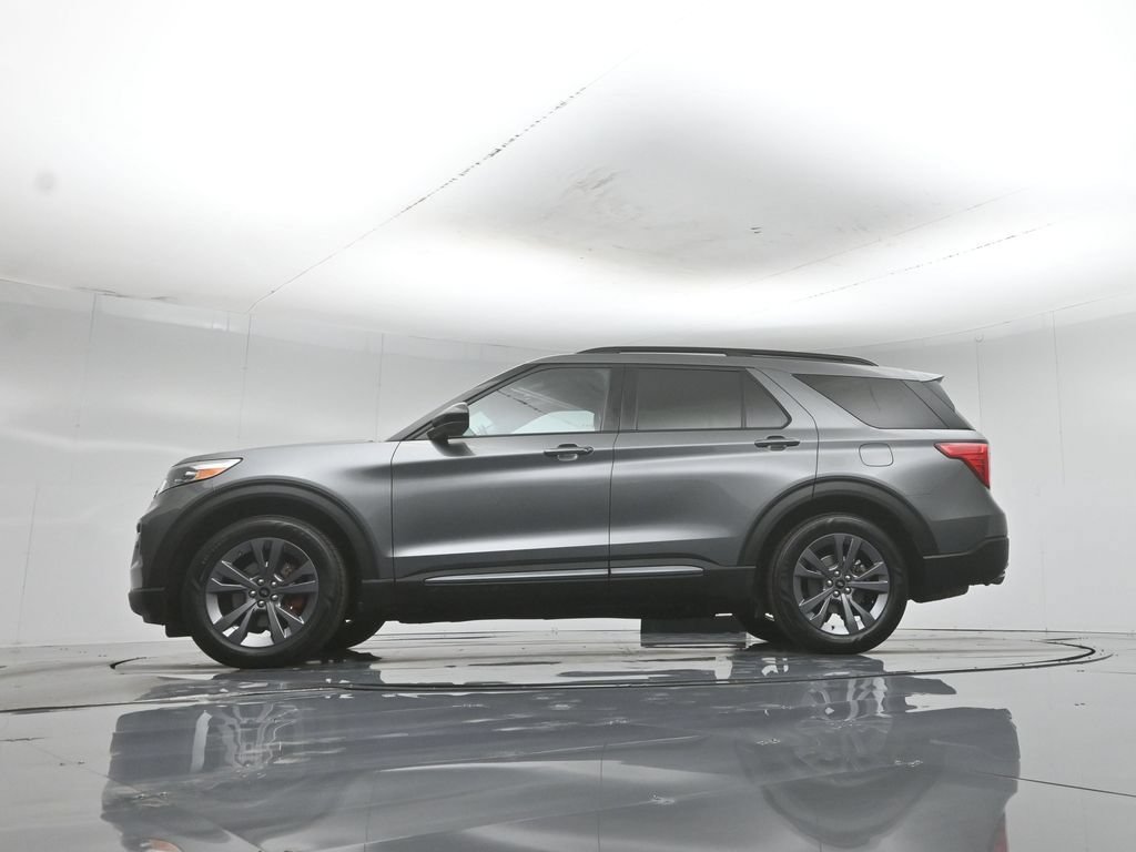 Certified 2023 Ford Explorer XLT w/ Equipment Group 202A RWD image 8