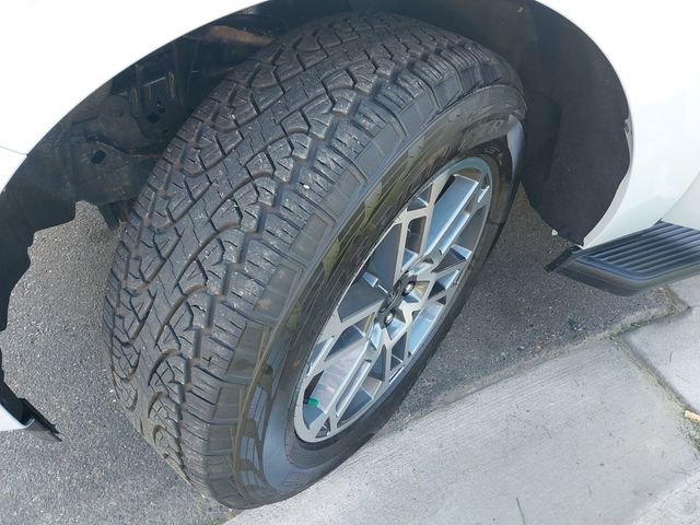 Certified 2025 Ford Expedition Active image 31