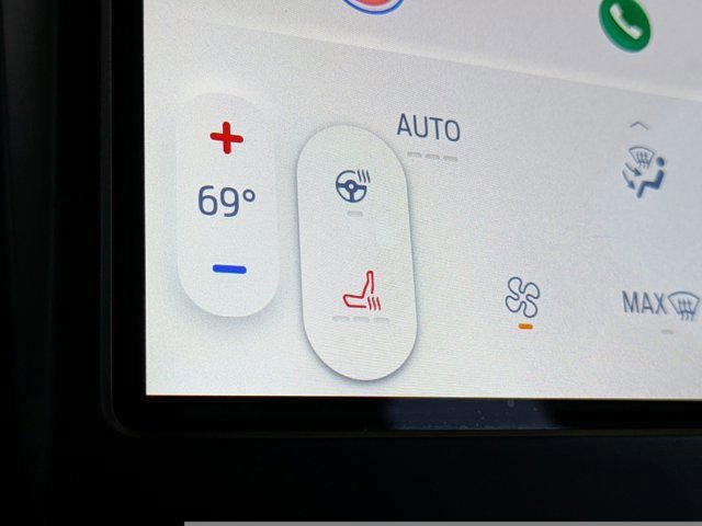 Certified 2021 Ford Edge Titanium image 30