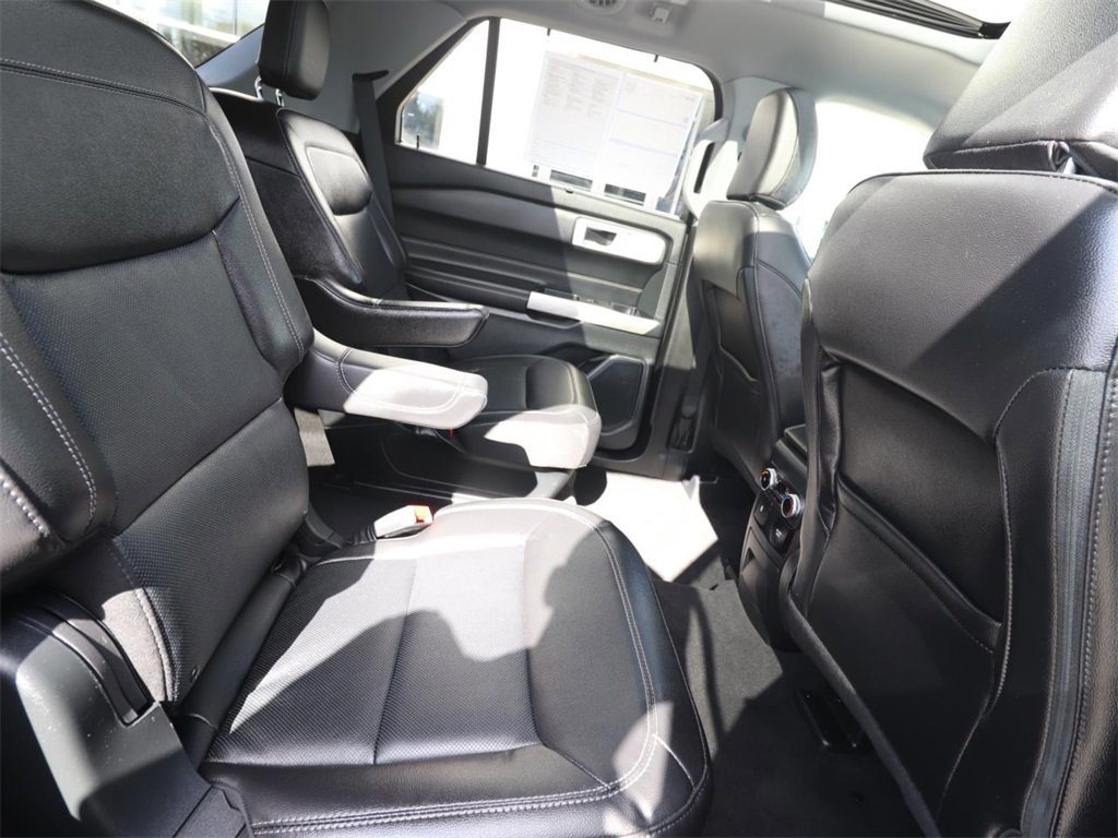 Certified 2023 Ford Explorer Limited w/ Limited Technology Package image 24