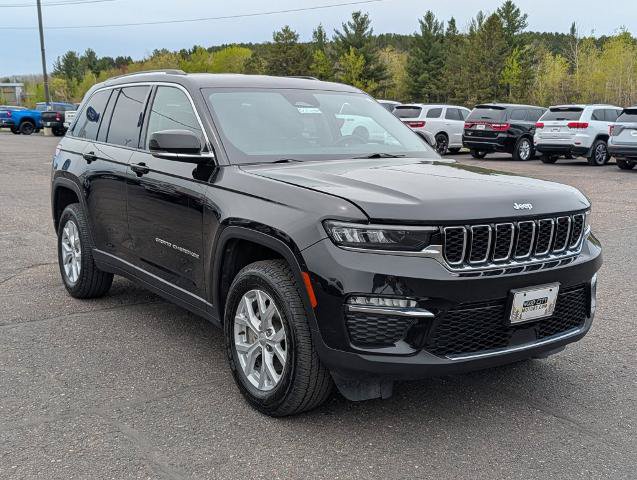Used 2023 Jeep Grand Cherokee Limited AWD/4WD image 4