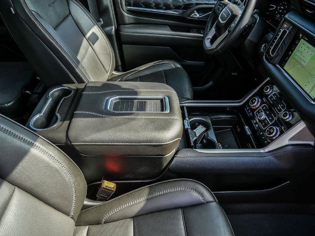 Used 2024 GMC Yukon Denali w/ Advanced Technology Package AWD/4WD image 18