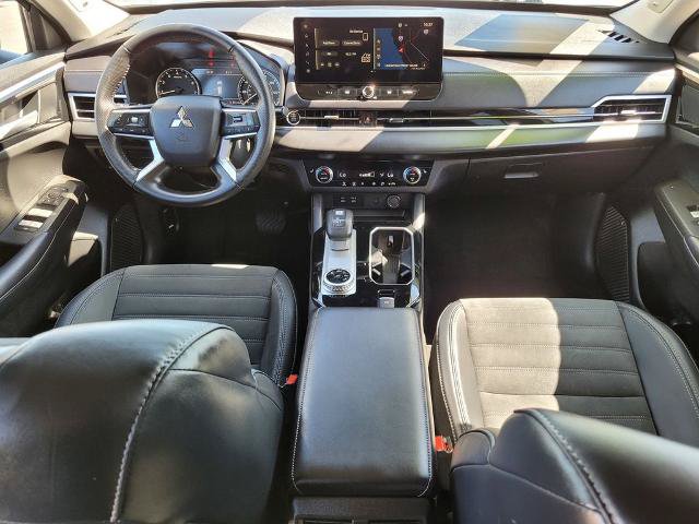 Used 2025 Mitsubishi Outlander SE FWD image 14