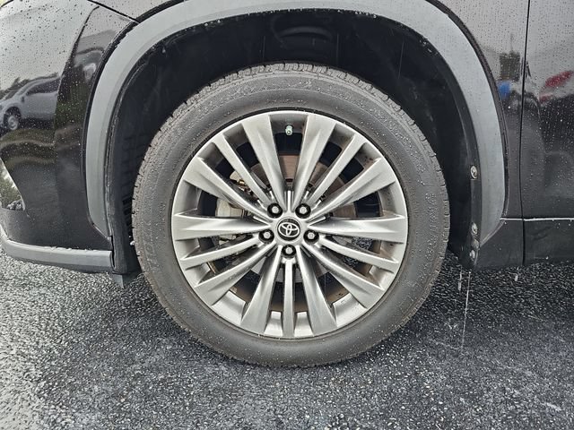 Used 2021 Toyota Highlander Platinum FWD image 38