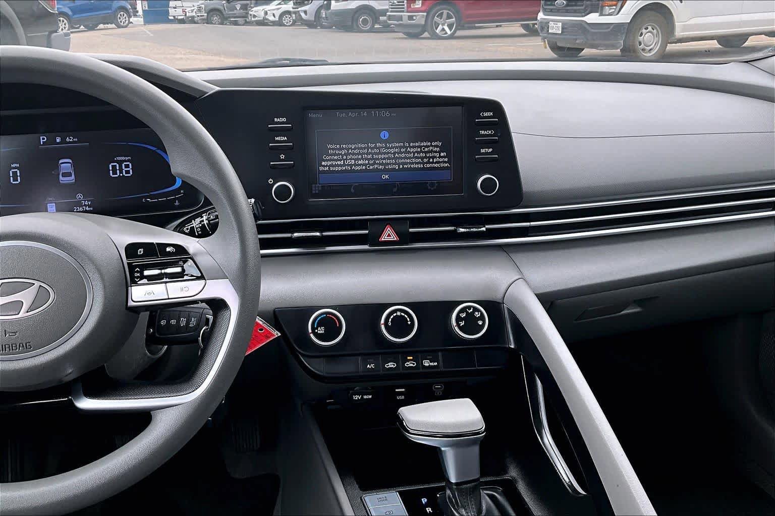 Used 2024 Hyundai Elantra SE FWD image 9
