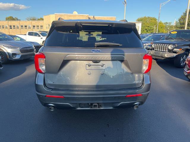 Certified 2022 Ford Explorer XLT w/ Equipment Group 202A image 4