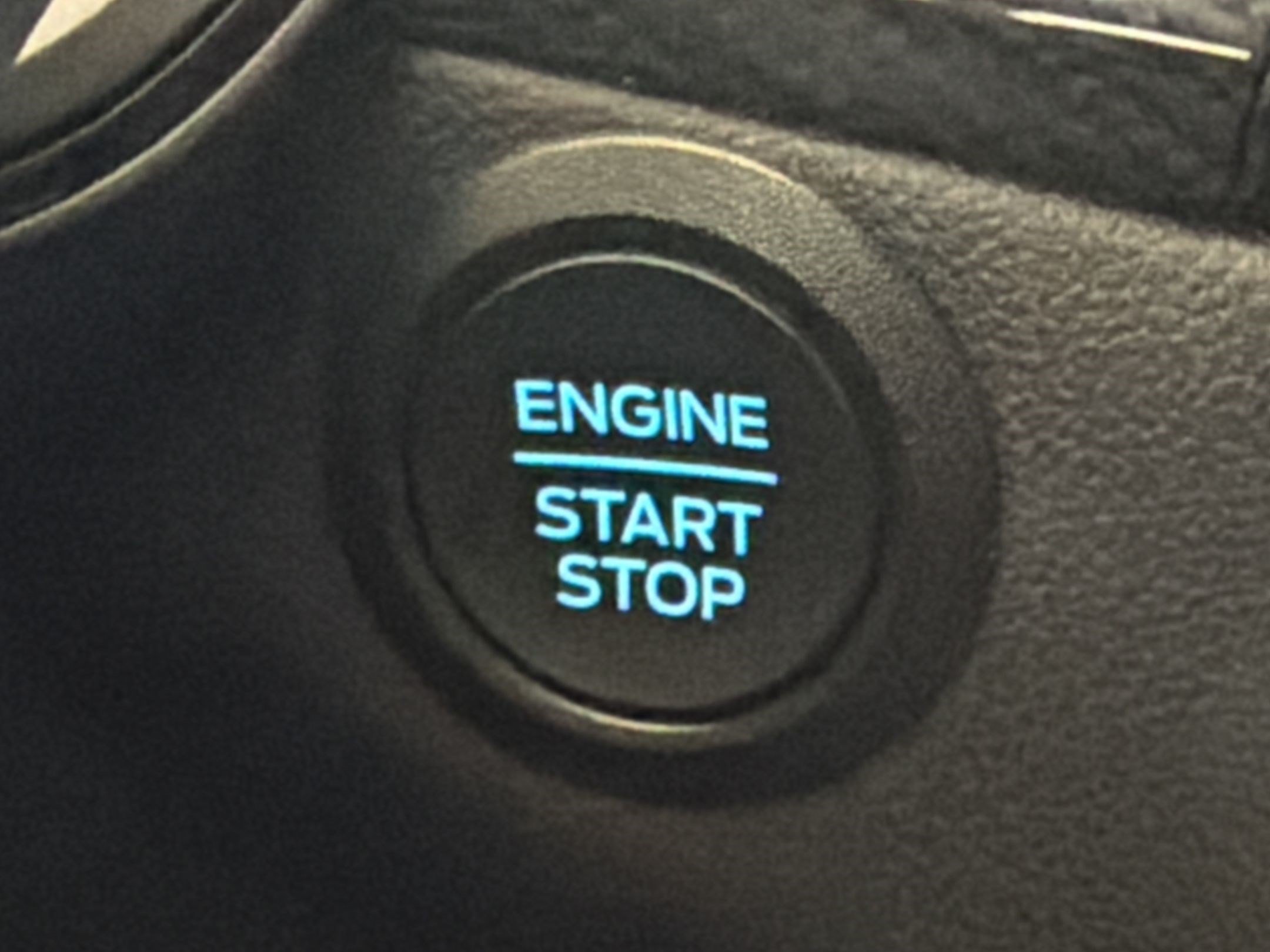 Certified 2025 Ford Escape ST-Line FWD image 17