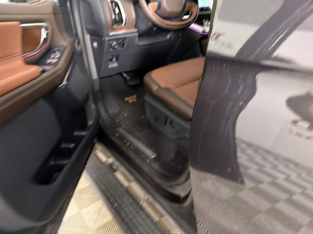 Certified 2025 Ford Expedition King Ranch AWD/4WD image 12
