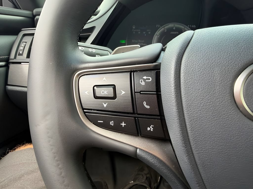 Used 2025 Lexus ES 300h w/ Premium Package FWD image 21