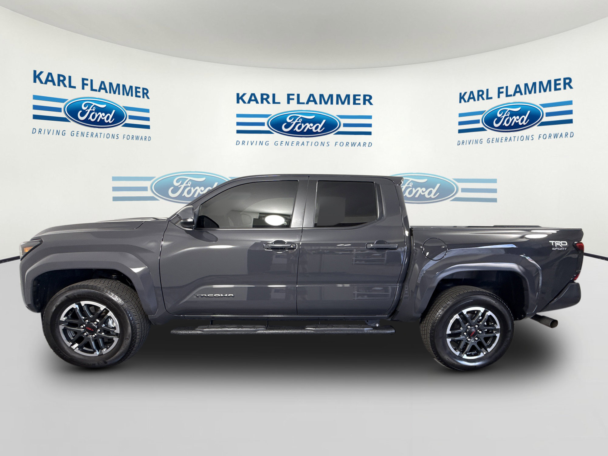 Used 2025 Toyota Tacoma TRD Sport RWD image 5