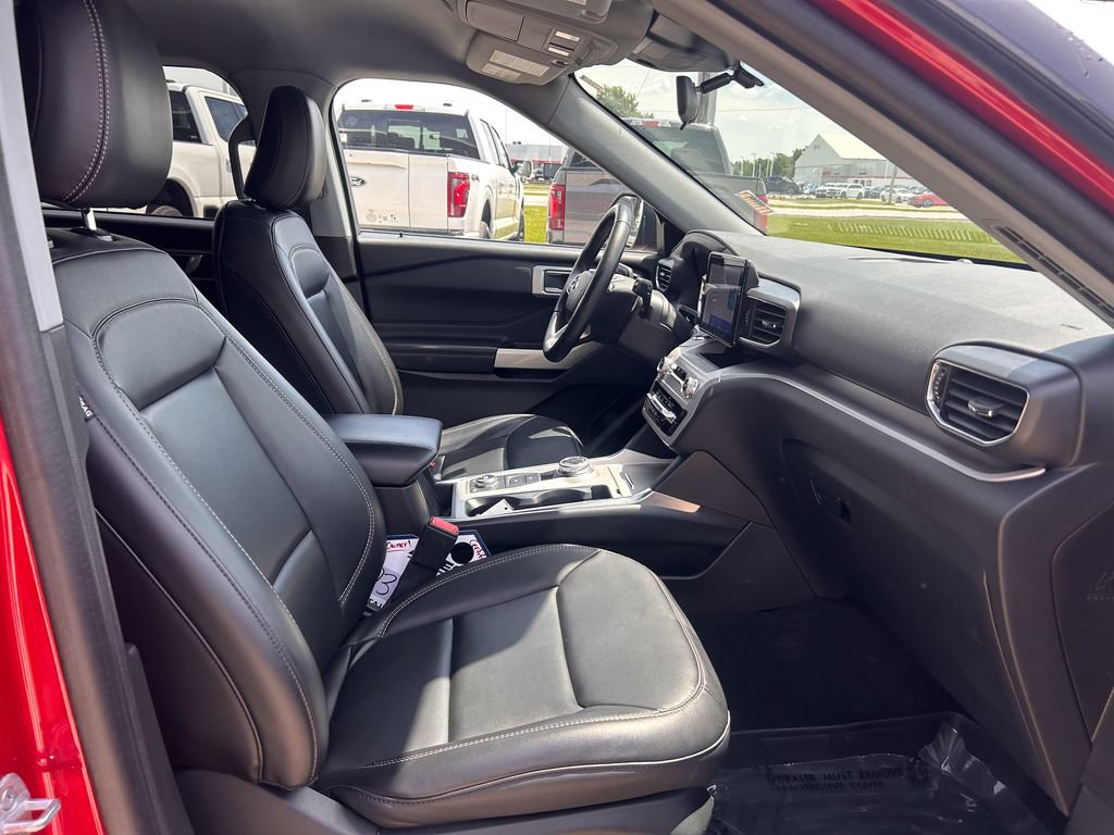 Certified 2023 Ford Explorer XLT w/ Equipment Group 202A AWD/4WD image 22